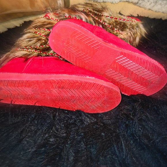 Shoe dazzle Winters Here Fuzzie Boot in Chili Pepper Red - Picture 14 of 14